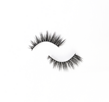 Load image into Gallery viewer, Luxury 3D Silk Eyelashes

